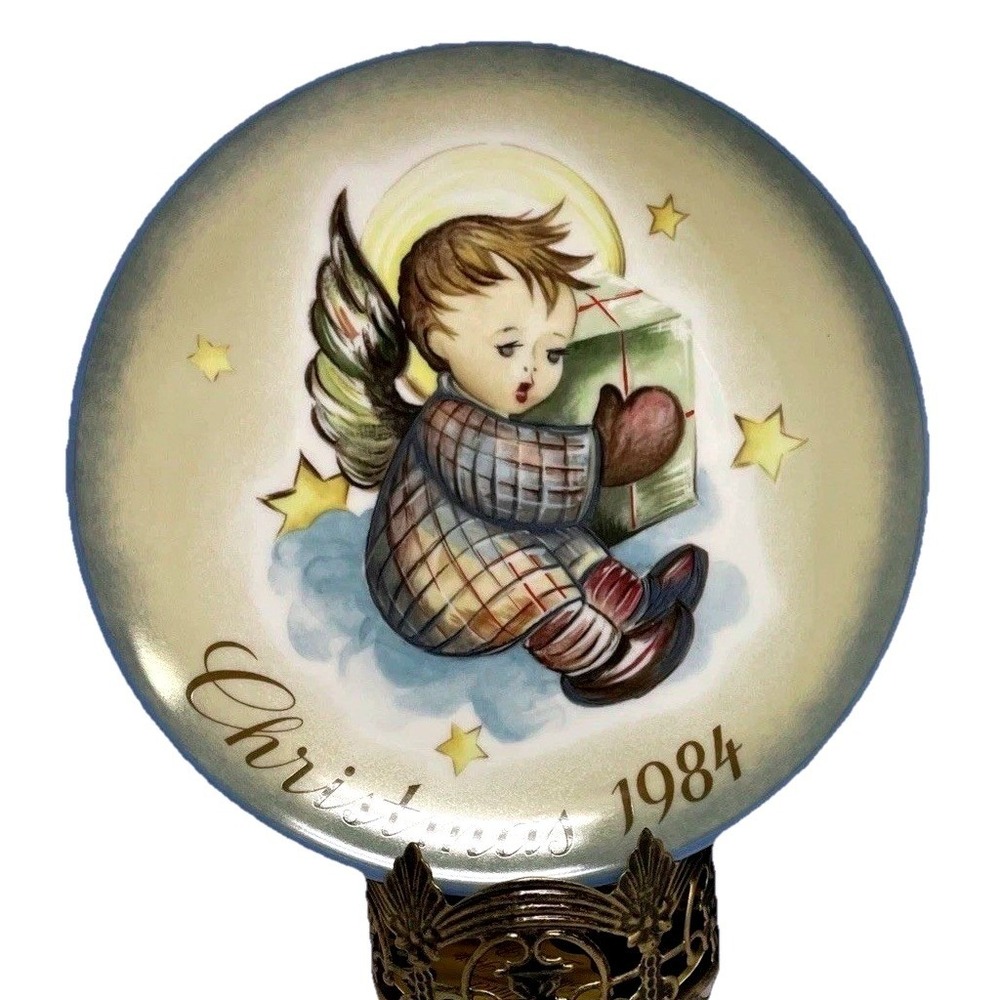 Schmid Christmas 1984 Collector Plate A Gift from Heaven Berta Hummel Germany